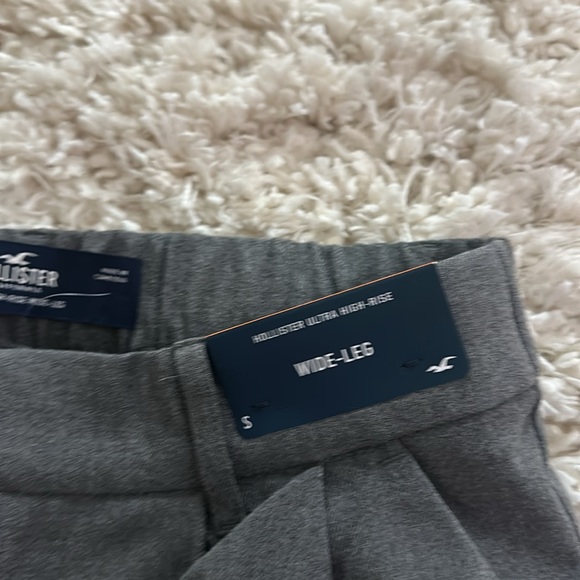 Hollister Ultra High-Rise Wide Leg Pants - Picture 2 of 6